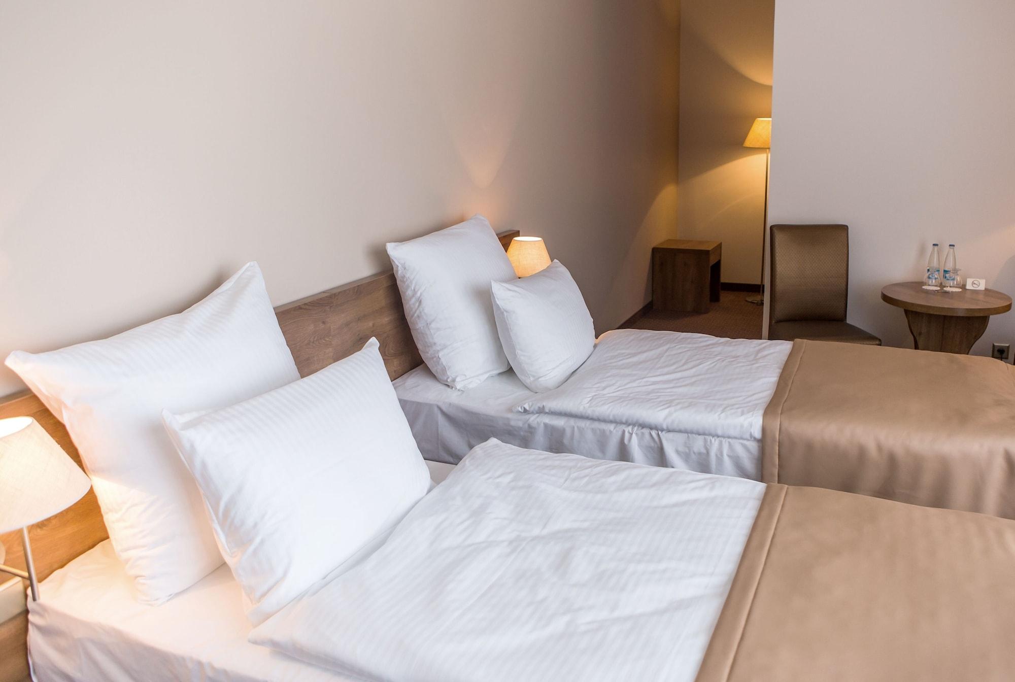 Hotel Gem Wroclaw Bagian luar foto