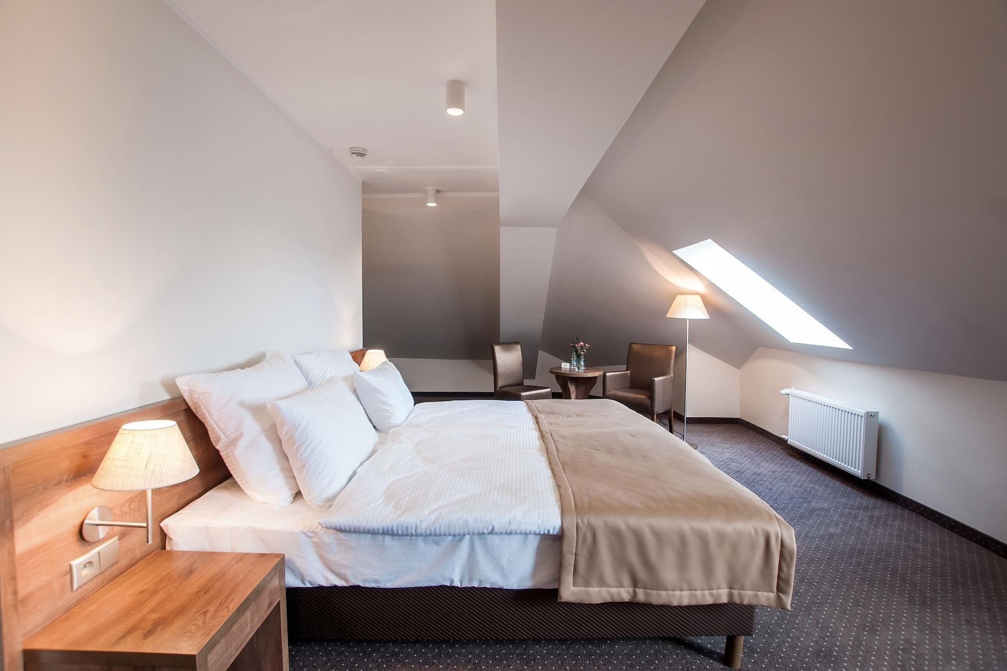 Hotel Gem Wroclaw Bagian luar foto