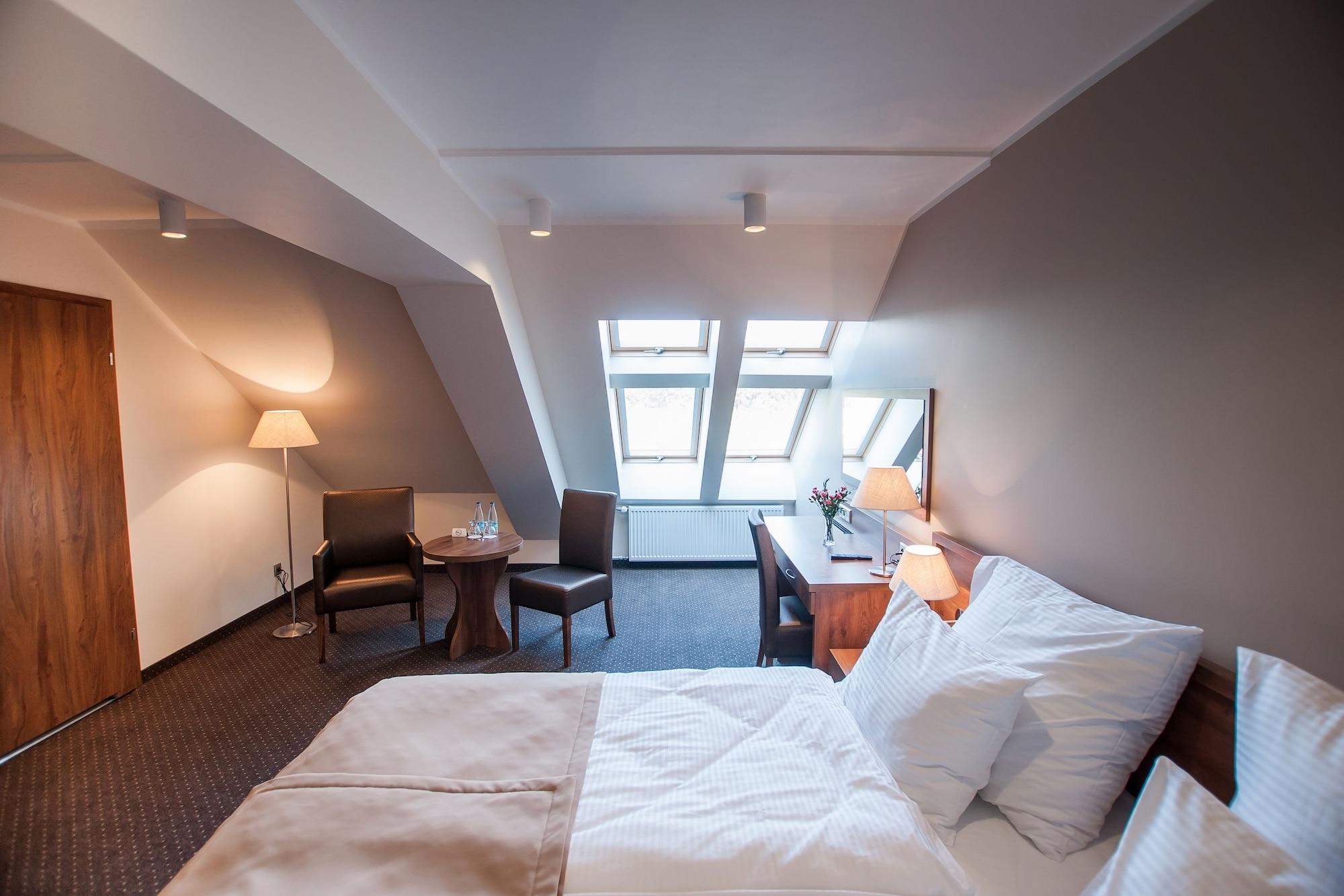 Hotel Gem Wroclaw Bagian luar foto
