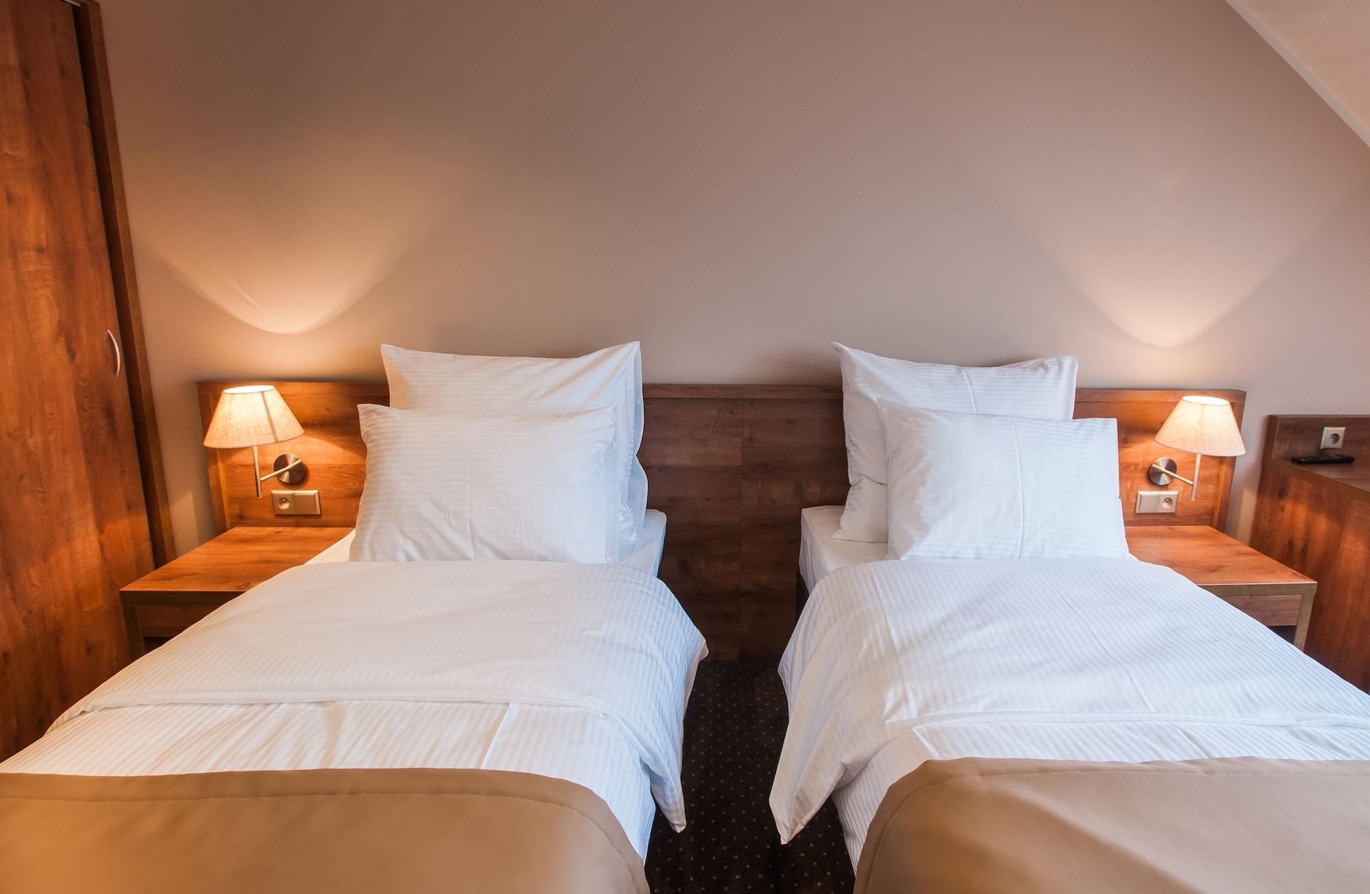 Hotel Gem Wroclaw Bagian luar foto