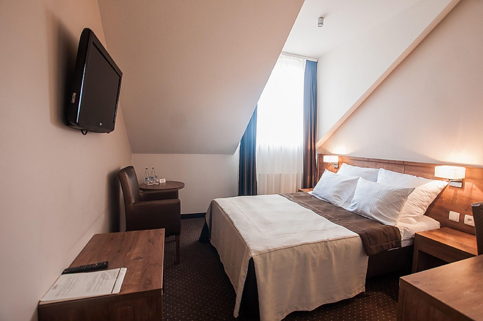 Hotel Gem Wroclaw Bagian luar foto