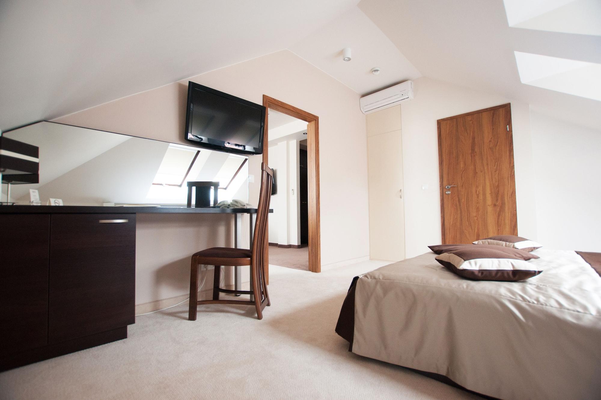 Hotel Gem Wroclaw Bagian luar foto